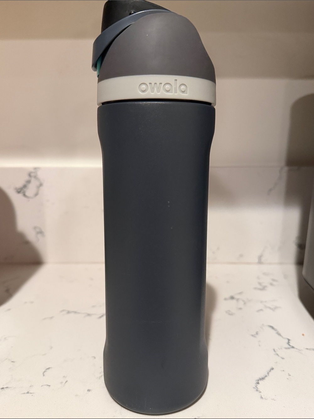 owala Dark Gray Insulated Water Bottle - Travel Flask with Flip Lid